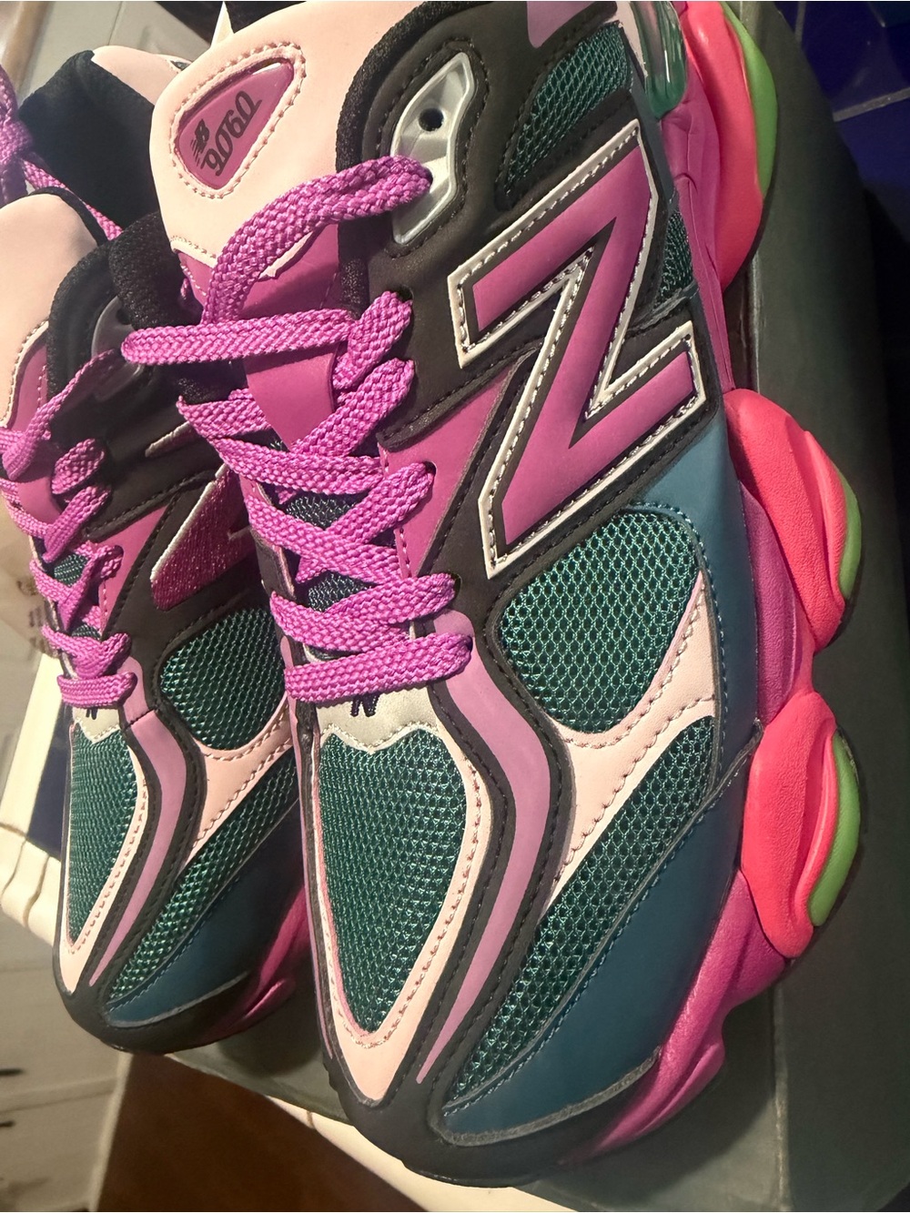 New balance sneakers/make an offer! - Picture 2 of 4